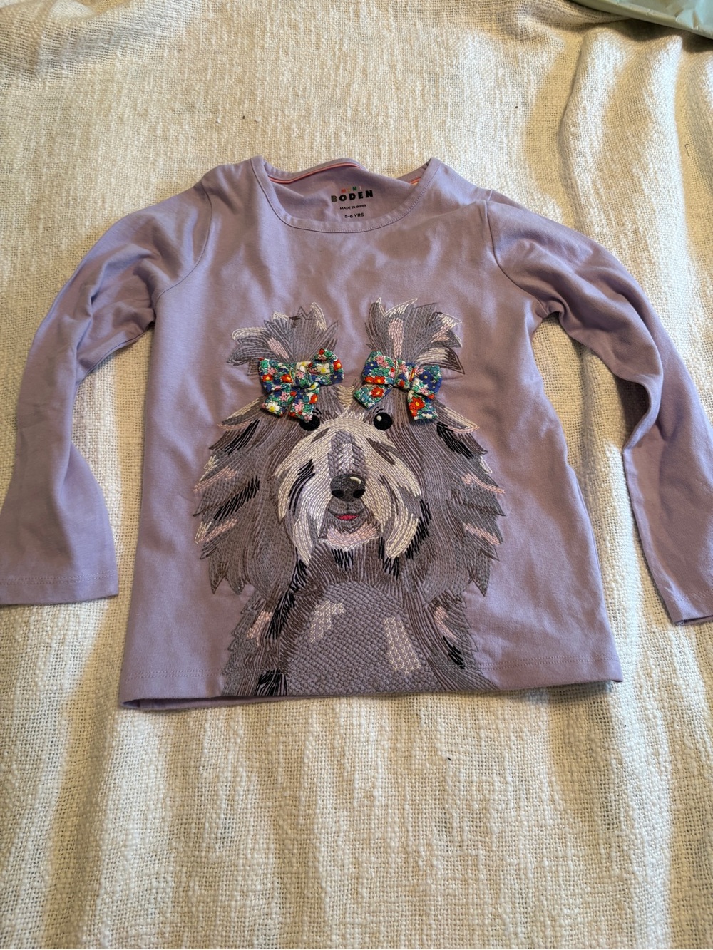 Mini Boden Girl’s Gray Dog Embroidered Pet Tee with Floral Bow Accents size 5-6